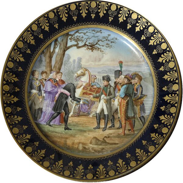 Fichier:6 Empire-Dekorationsteller.jpg