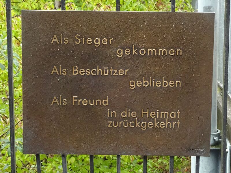 Fichier:Gedenktafel Emile-Béthouart-Steg.jpg